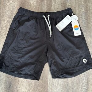 Vuori Kore Shorts Men’s 7.5” Inseam Black Lined